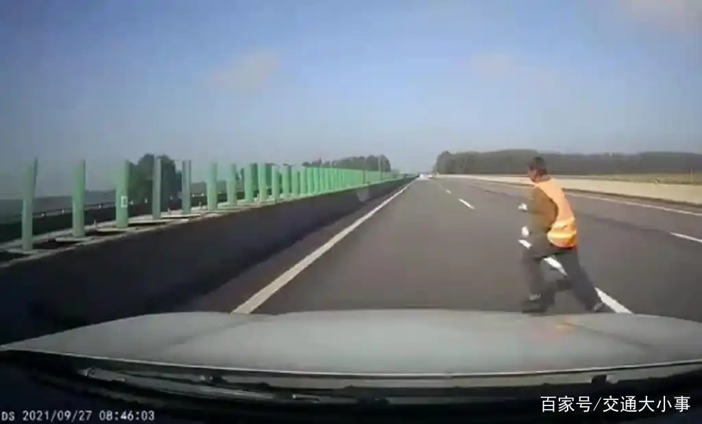 河北高速：2021年行人上高速致36起事故24人死亡