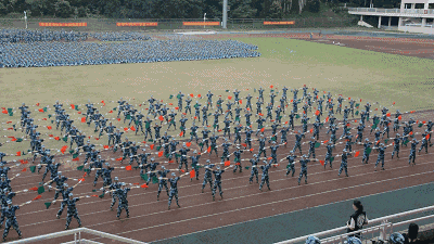 大学军训越来越硬核:步坦协同、火箭筒都来了