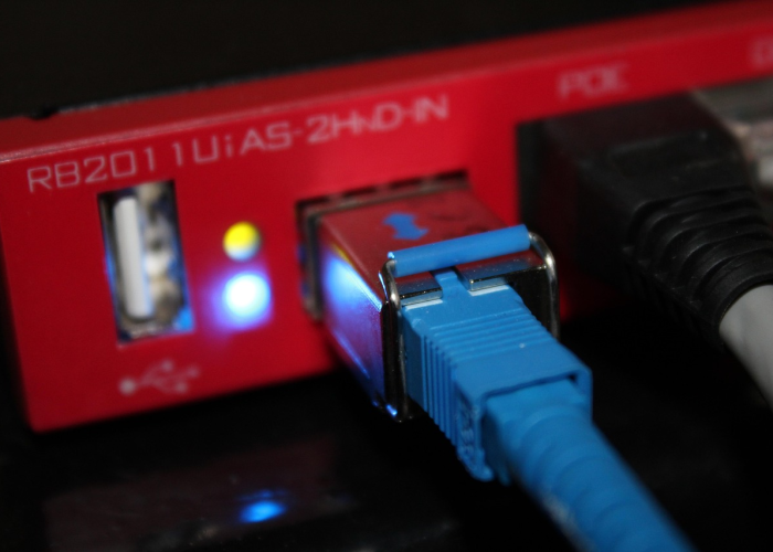 学校因新冠、甲流停课,专家:别慌