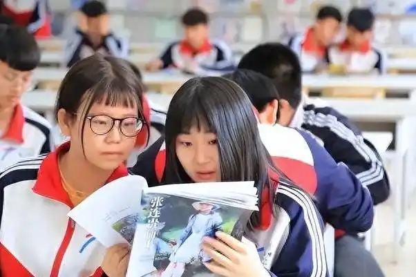 高考复读生激增,应届生升学遇困境,教育内卷加剧