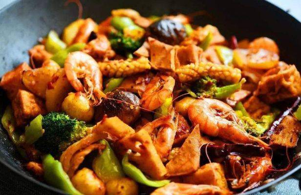 这些大学食堂超火!黄金玉米烙、麻辣烫、红烧肉等美食别错过