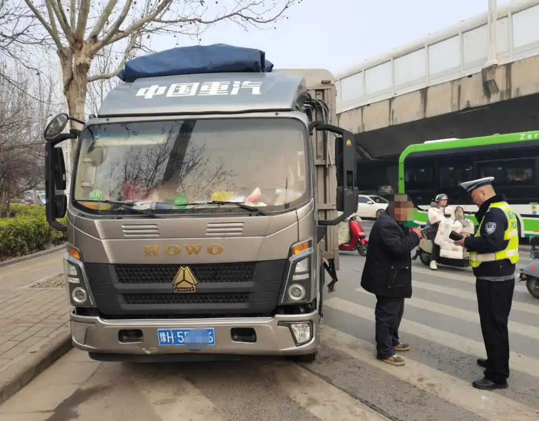 郑州交警曝光近期货车违章行为,这些司机被处罚