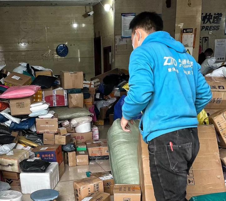 元旦春节临近,网购快递时效何时恢复?小哥返工有盼头了