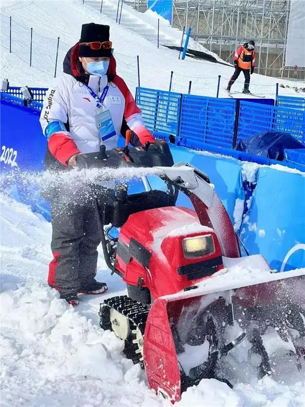 哈尔滨工大 22 人助力北京冬奥会,展示中国冰雪成就与裁判风采