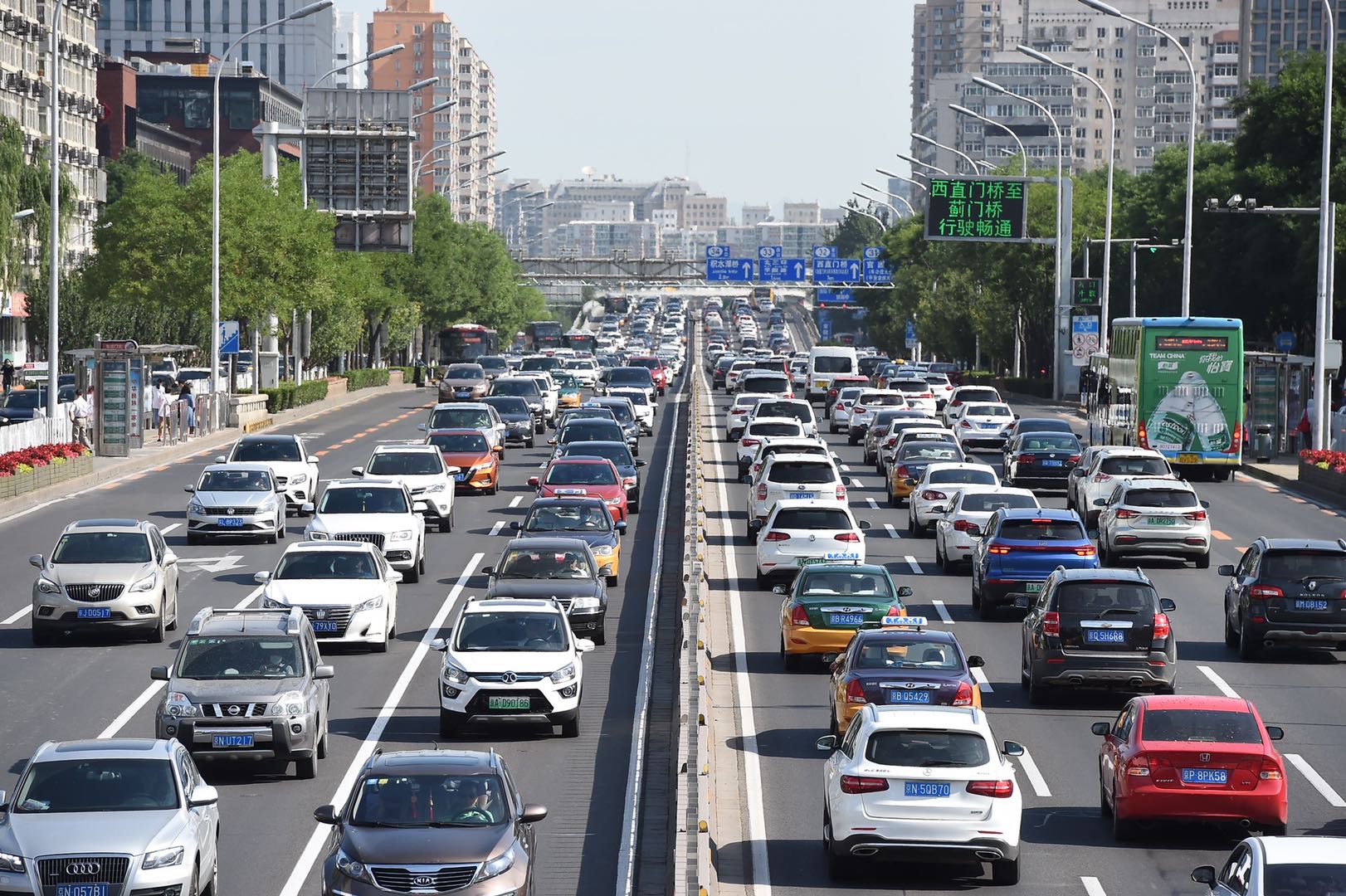限行限号成趋势，中小城市纷纷跟进，如何应对成关注焦点？
