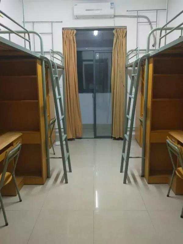 大学宿舍毕业季:有人留整洁,有人却留垃圾成山