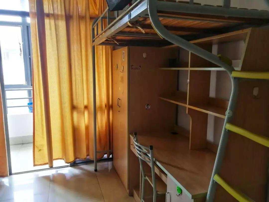 大学宿舍毕业季:有人留整洁,有人却留垃圾成山