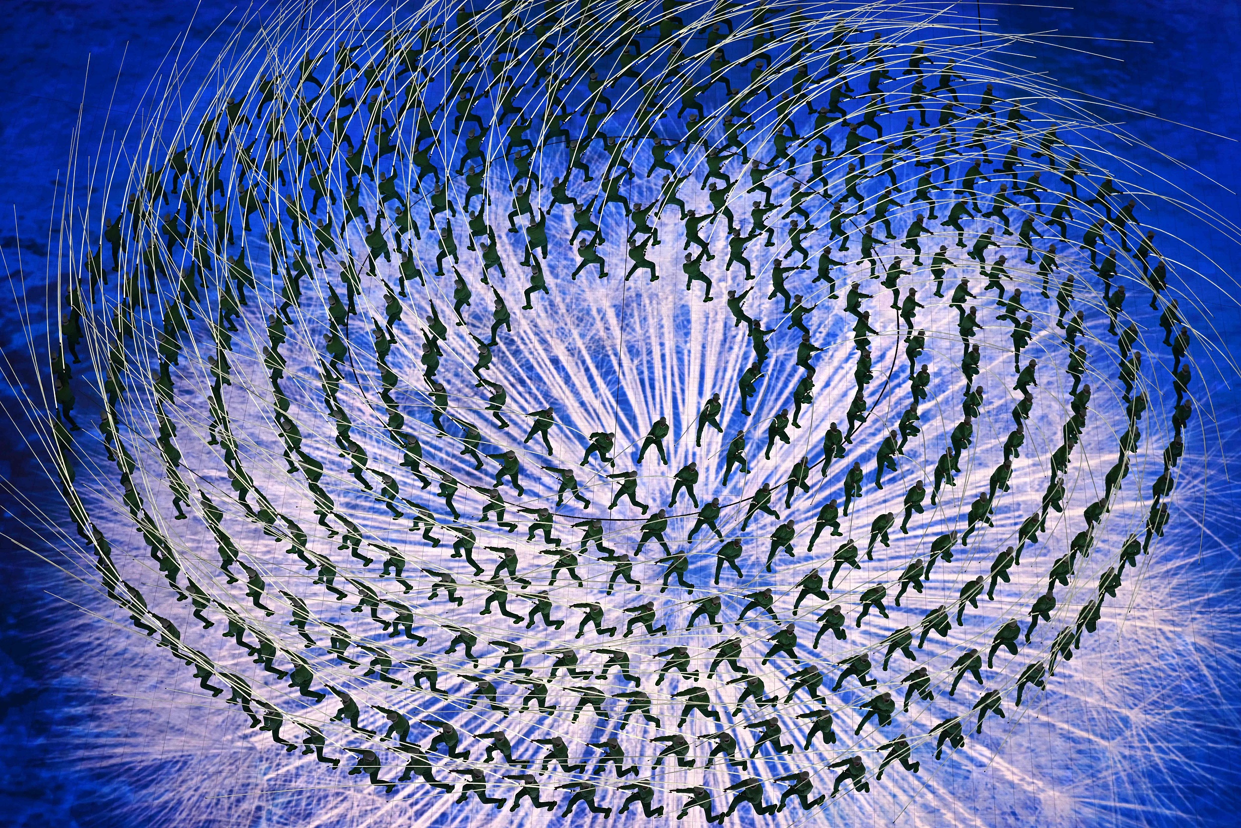 张艺谋谈北京冬奥会开幕式理念及圣火点燃方式背后故事