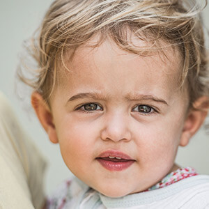 高速隧道被追尾咋处理?未伤人能协商,有人伤得急救报警