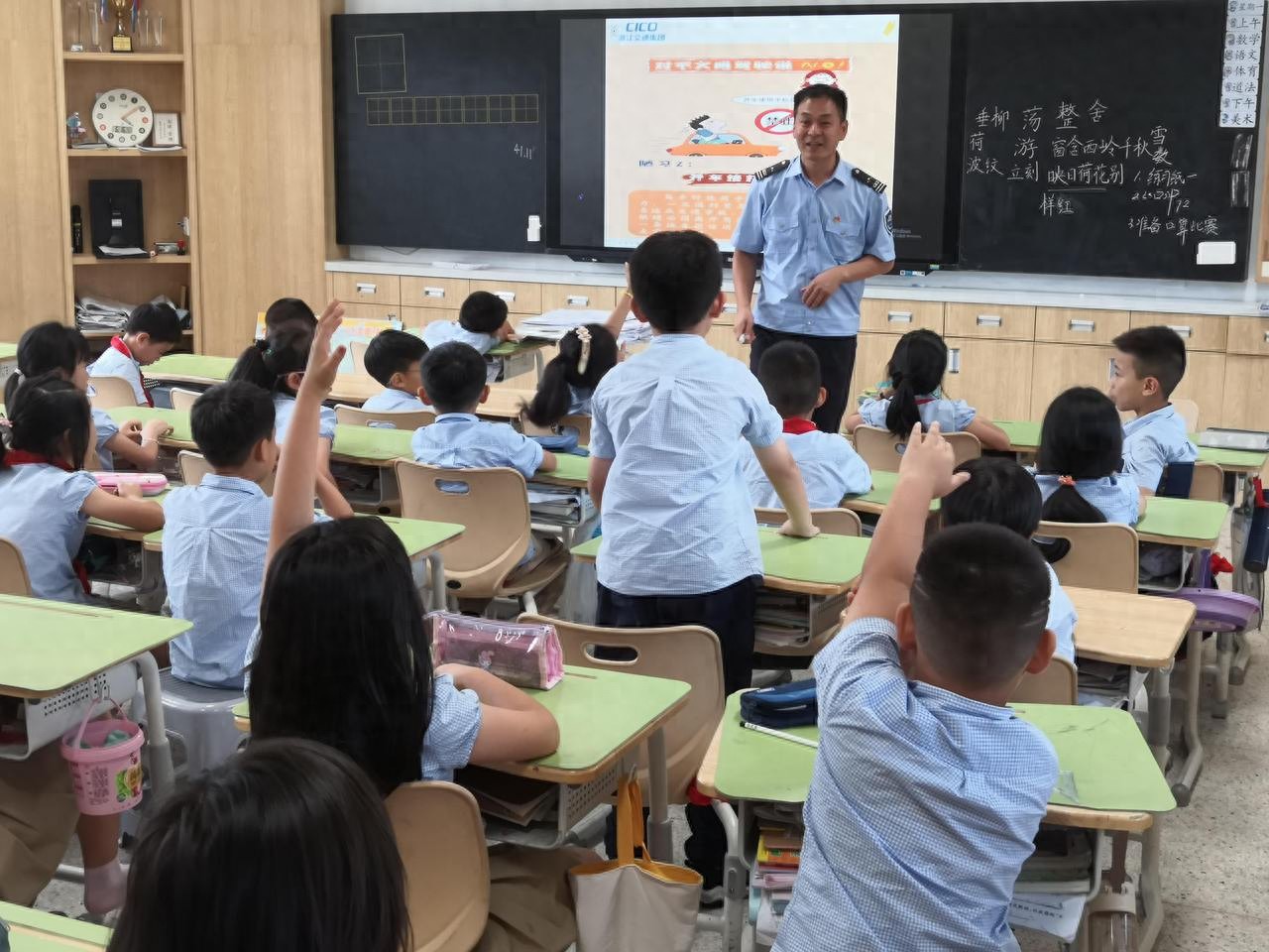 高速安全进校园，让孩子成为交通安全宣传员