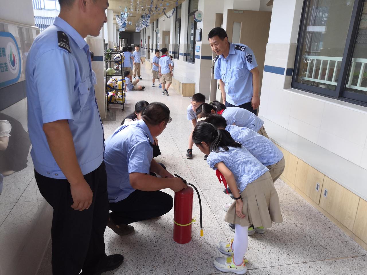 高速安全进校园,让孩子成为交通安全宣传员