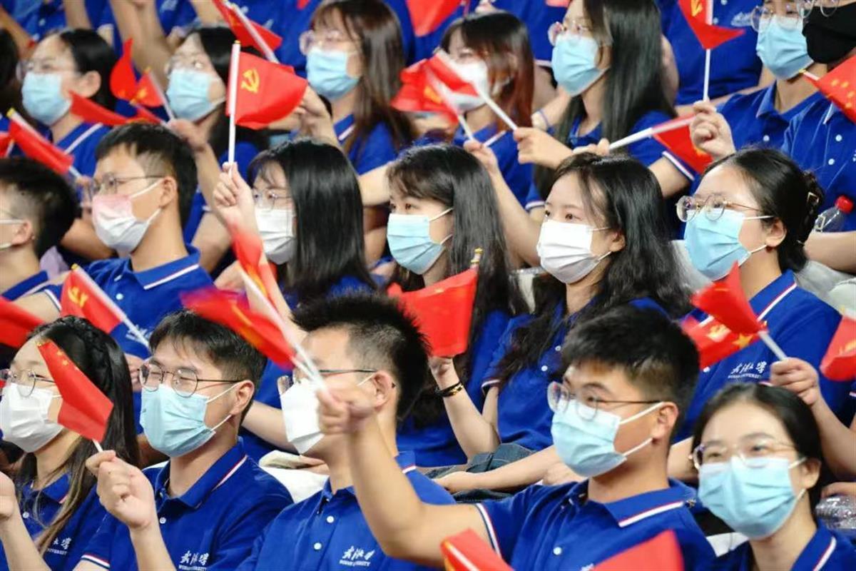 高校恋爱课火了！大学生在校学会谈恋爱