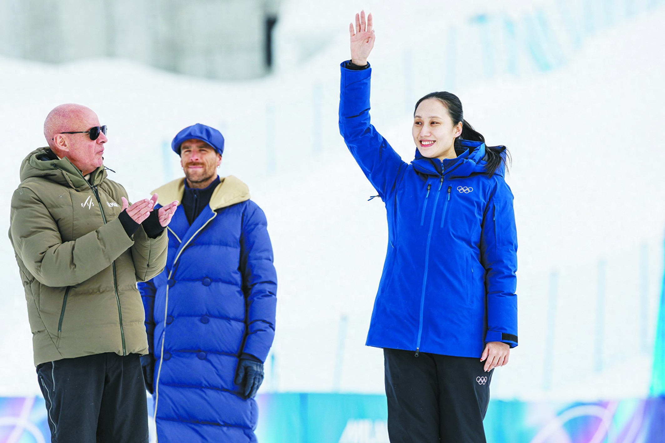 米兰冬奥会：张虹见证中国健儿拼搏，宁忠岩速滑夺冠创突破